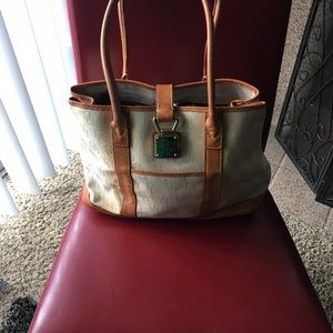 Dooney And Bourke